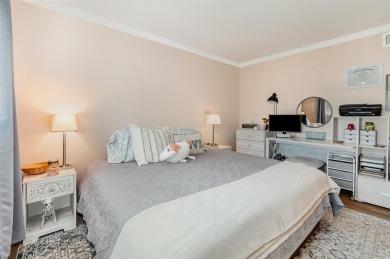 A Must See!! Gorgeous townhome in popular College Park!  This on Dubsdread Golf Course in Florida - for sale on GolfHomes.com, golf home, golf lot