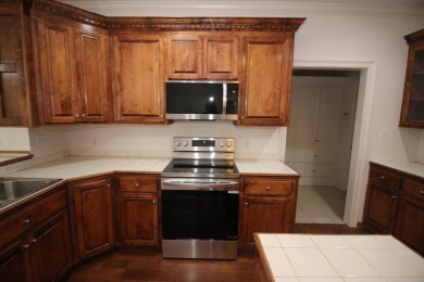 FRESH PAINT throughout! NEW APPLIANCES! MOVE-IN READY! Beautiful on Laurel Country Club in Mississippi - for sale on GolfHomes.com, golf home, golf lot