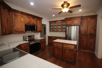 FRESH PAINT throughout! NEW APPLIANCES! MOVE-IN READY! Beautiful on Laurel Country Club in Mississippi - for sale on GolfHomes.com, golf home, golf lot
