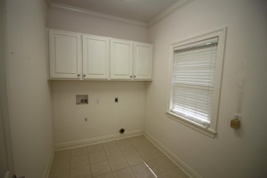 FRESH PAINT throughout! NEW APPLIANCES! MOVE-IN READY! Beautiful on Laurel Country Club in Mississippi - for sale on GolfHomes.com, golf home, golf lot
