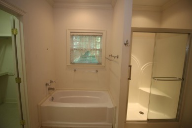 FRESH PAINT throughout! NEW APPLIANCES! MOVE-IN READY! Beautiful on Laurel Country Club in Mississippi - for sale on GolfHomes.com, golf home, golf lot