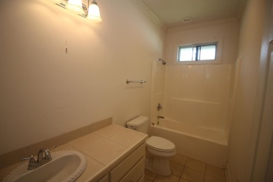 FRESH PAINT throughout! NEW APPLIANCES! MOVE-IN READY! Beautiful on Laurel Country Club in Mississippi - for sale on GolfHomes.com, golf home, golf lot