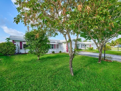 *Impact Windows**Bright & Airy**55 Plus Community*--Welcome to on Leisureville Community Association in Florida - for sale on GolfHomes.com, golf home, golf lot