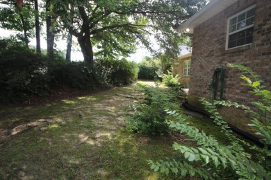 FRESH PAINT throughout! NEW APPLIANCES! MOVE-IN READY! Beautiful on Laurel Country Club in Mississippi - for sale on GolfHomes.com, golf home, golf lot