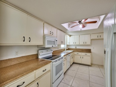 *Impact Windows**Bright & Airy**55 Plus Community*--Welcome to on Leisureville Community Association in Florida - for sale on GolfHomes.com, golf home, golf lot