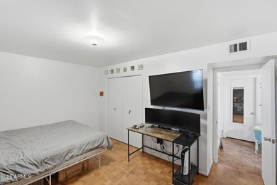 A move-in-ready 2-bed, 2-bath Del Webb home in Sun City! on Sun City South Golf Course in Arizona - for sale on GolfHomes.com, golf home, golf lot