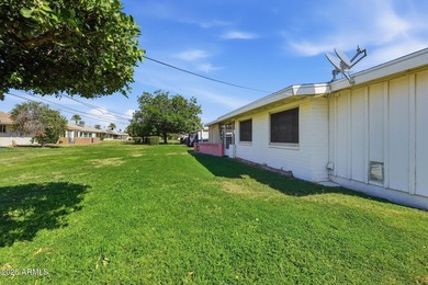 A move-in-ready 2-bed, 2-bath Del Webb home in Sun City! on Sun City South Golf Course in Arizona - for sale on GolfHomes.com, golf home, golf lot
