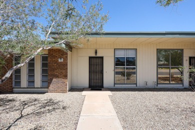 Mid-Century 2BR/1BA townhome in the heart of Sun City on Sun City Lakes West and East in Arizona - for sale on GolfHomes.com, golf home, golf lot