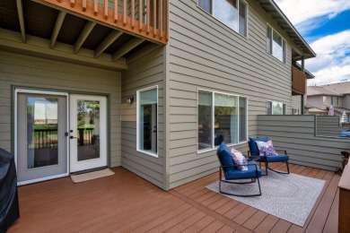 Enjoy this wonderfully located townhome in Eagle Crest Resort on on Eagle Crest Golf Resort - Ridge Course in Oregon - for sale on GolfHomes.com, golf home, golf lot