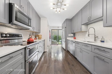Welcome to this beautifully updated townhome in sought-after on Pine Meadow Golf Club in Illinois - for sale on GolfHomes.com, golf home, golf lot