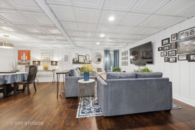Welcome to this beautifully updated townhome in sought-after on Pine Meadow Golf Club in Illinois - for sale on GolfHomes.com, golf home, golf lot