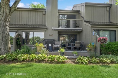 Welcome to this beautifully updated townhome in sought-after on Pine Meadow Golf Club in Illinois - for sale on GolfHomes.com, golf home, golf lot