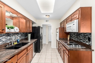 Discover all the charm and comfort of this adorable 2-bedroom on Sun City North Golf Course in Arizona - for sale on GolfHomes.com, golf home, golf lot