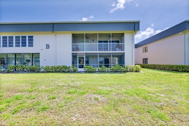 MAKE AN OFFER! Seller negotiable. You can make it a dream home on Kings Point Golf -Flanders Way in Florida - for sale on GolfHomes.com, golf home, golf lot
