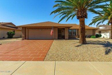 Welcome to this immaculate 2-bedroom, 2-bath expanded Wellington on Echo Mesa Golf Course in Arizona - for sale on GolfHomes.com, golf home, golf lot