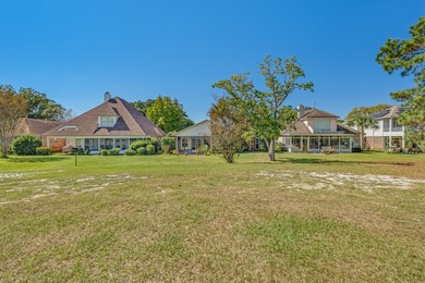 Fantastic location in the gated community of Shalimar Pointe. A on Shalimar Pointe Golf and Country Club in Florida - for sale on GolfHomes.com, golf home, golf lot