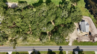 **Prime Location on 0.44 Acres - Across from the Intracoastal on Oyster Bay Golf Links in North Carolina - for sale on GolfHomes.com, golf home, golf lot