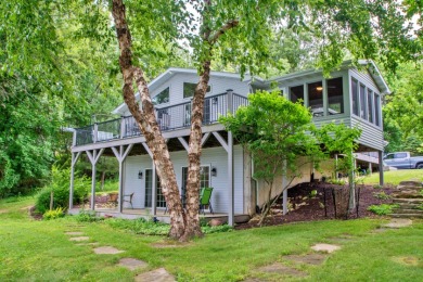 Neat As A Pin Lakefront Home on Oak Run Golf Course in Illinois - for sale on GolfHomes.com, golf home, golf lot