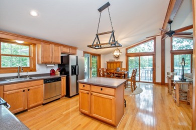 Neat As A Pin Lakefront Home on Oak Run Golf Course in Illinois - for sale on GolfHomes.com, golf home, golf lot