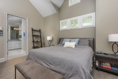 Impeccably renovated townhome in the heart of Reynolds Lake on Reynolds Lake Oconee - The Oconee in Georgia - for sale on GolfHomes.com, golf home, golf lot