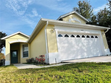 Under contract-accepting backup offers. Charming Home in Mount on Country Club of Mount Dora in Florida - for sale on GolfHomes.com, golf home, golf lot