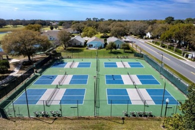 Under contract-accepting backup offers. Charming Home in Mount on Country Club of Mount Dora in Florida - for sale on GolfHomes.com, golf home, golf lot