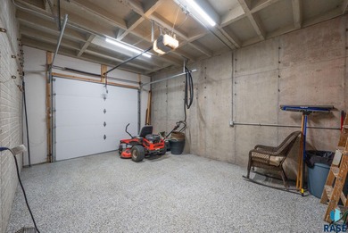 Thoughtfully designed custom ranch that sits in an eastside on Willow Run Golf Course in South Dakota - for sale on GolfHomes.com, golf home, golf lot