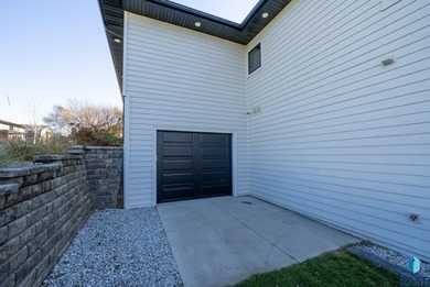 Thoughtfully designed custom ranch that sits in an eastside on Willow Run Golf Course in South Dakota - for sale on GolfHomes.com, golf home, golf lot