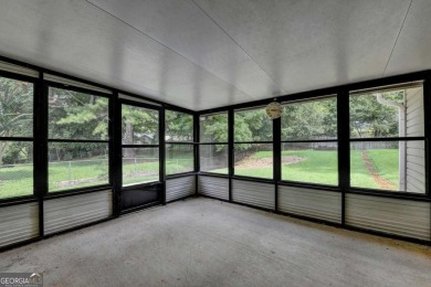 Welcome home! This fully updated 3 bedroom, 2 bath ranch has a on Heritage Golf Links in Georgia - for sale on GolfHomes.com, golf home, golf lot