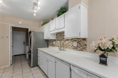 Sleek, roomy one bedroom unit with enclosed back patio.  Close on Sun City North Golf Course in Arizona - for sale on GolfHomes.com, golf home, golf lot