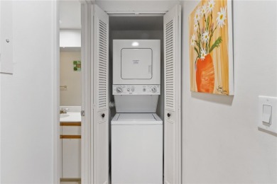 Unleash your inner golfer in this furnished-turnkey END UNIT on Vista Plantation Golf Club in Florida - for sale on GolfHomes.com, golf home, golf lot