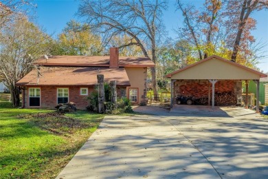Waterfront home on Cedar Creek Lake.   Ready for a makeover to on Pinnacle Golf and Boat Club in Texas - for sale on GolfHomes.com, golf home, golf lot