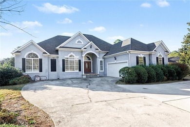 Beautifully maintained home in a established Griffin on The Club at Shoal Creek Golf Course in Georgia - for sale on GolfHomes.com, golf home, golf lot