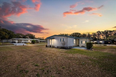 This light bright 2 bedroom 2 bath home is well maintained. Open on Zellwood Station Country Club in Florida - for sale on GolfHomes.com, golf home, golf lot