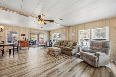 This light bright 2 bedroom 2 bath home is well maintained. Open on Zellwood Station Country Club in Florida - for sale on GolfHomes.com, golf home, golf lot