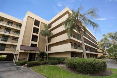 Welcome to your dream 2 bedroom, 2 bath condo in the heart of on Tarpon Springs Golf Course in Florida - for sale on GolfHomes.com, golf home, golf lot