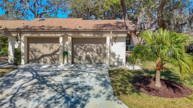 This beautifully updated 2-bedroom, 2-bathroom villa offers on Tarpon Springs Golf Course in Florida - for sale on GolfHomes.com, golf home, golf lot