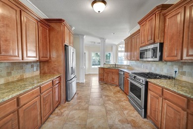 GOLF COURSE LIVING IN GREEN TREE NORTH! THIS 4 BED, 2.5 BATH GEM on Green Tree Country Club in Texas - for sale on GolfHomes.com, golf home, golf lot