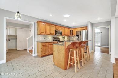 Check out this split bedroom ranch home on a small quiet on Heatherhurst Golf Course in Tennessee - for sale on GolfHomes.com, golf home, golf lot