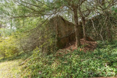 Rare opportunity near Waynesville Country Club! Spacious 4BD/4BA on Waynesville Country Club Inn in North Carolina - for sale on GolfHomes.com, golf home, golf lot