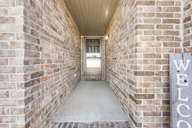 Welcome to this beautifully maintained 3-bedroom, 2-bathroom on Fremont Hills Country Club in Missouri - for sale on GolfHomes.com, golf home, golf lot