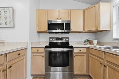 Move in ready, split floor plan home features 2 bedrooms, 2 on Polo Park Golf Course in Florida - for sale on GolfHomes.com, golf home, golf lot