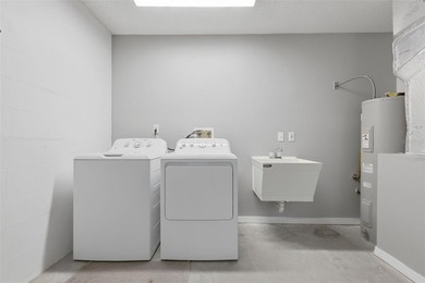 Move in ready, split floor plan home features 2 bedrooms, 2 on Polo Park Golf Course in Florida - for sale on GolfHomes.com, golf home, golf lot