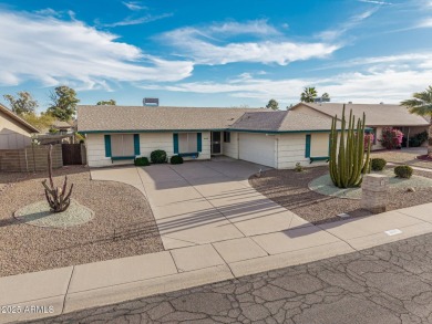 Ahwatukee! South Mountain Views! This 3 bedroom home offers an on Ahwatukee Country Club in Arizona - for sale on GolfHomes.com, golf home, golf lot