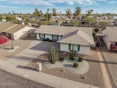 Ahwatukee! South Mountain Views! This 3 bedroom home offers an on Ahwatukee Country Club in Arizona - for sale on GolfHomes.com, golf home, golf lot
