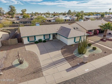 Ahwatukee! South Mountain Views! This 3 bedroom home offers an on Ahwatukee Country Club in Arizona - for sale on GolfHomes.com, golf home, golf lot