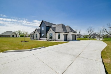 Pecan Plantation New Build,  Features 4 Bdrm, 3 Baths, 3 Car on Pecan Plantation Country Club in Texas - for sale on GolfHomes.com, golf home, golf lot