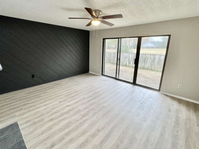 Renovated Lakeland Condo with 1 car garage under 200k!! on Stonebridge Golf Club in Tennessee - for sale on GolfHomes.com, golf home, golf lot