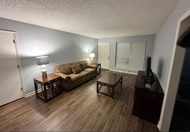 Move-in ready, affordable condo sitting directly on the Hillman on Hilaman Park Golf Course in Florida - for sale on GolfHomes.com, golf home, golf lot