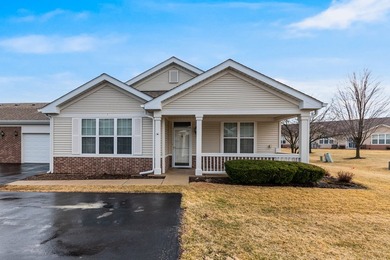Welcome to this beautifully maintained Townhouse ranch-style on Carillon Lakes 3 Hole Course in Illinois - for sale on GolfHomes.com, golf home, golf lot